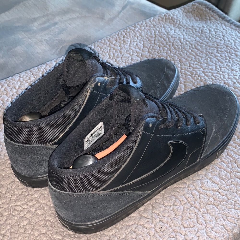 Nike Air SB | Mens Black Casual Shoe!